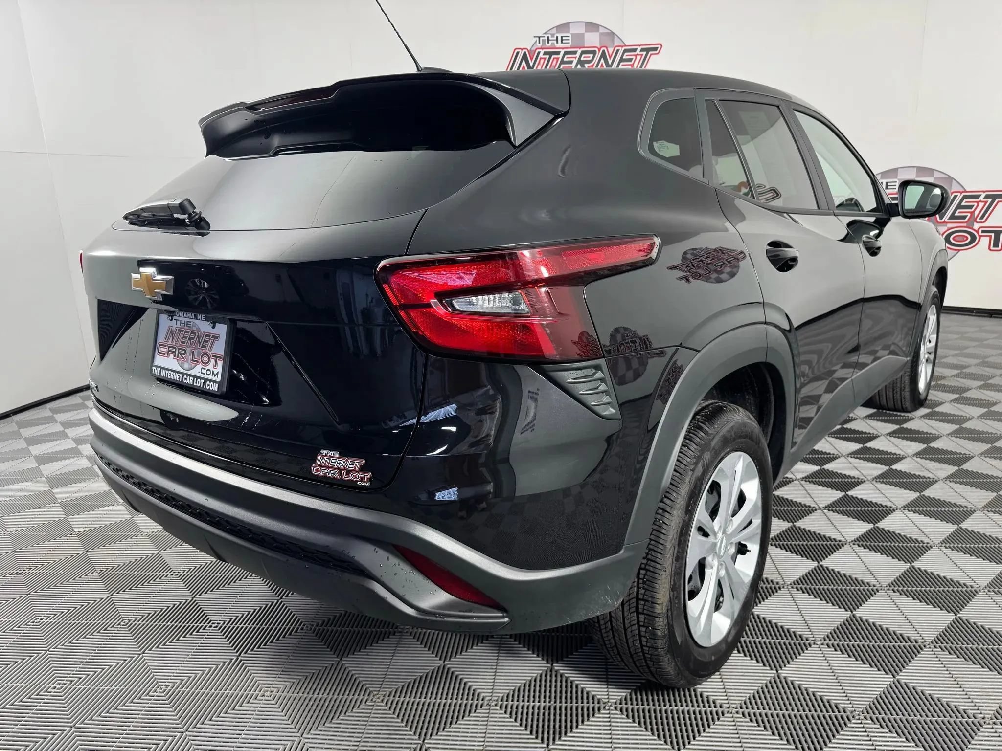 Used 2025 Chevrolet Trax LS FWD image 27