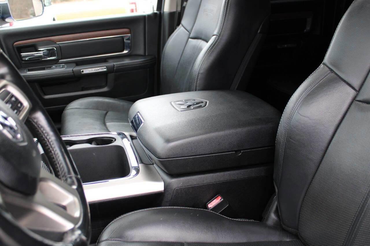 Used 2018 RAM 3500 Laramie w/ Snow Chief Group image 38