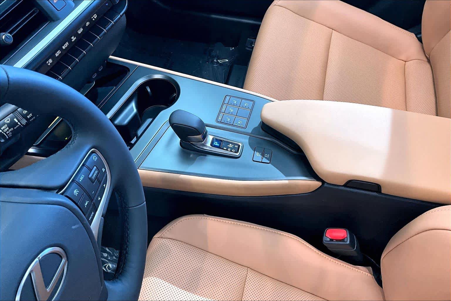 New 2026 Lexus UX 300h AWD image 7