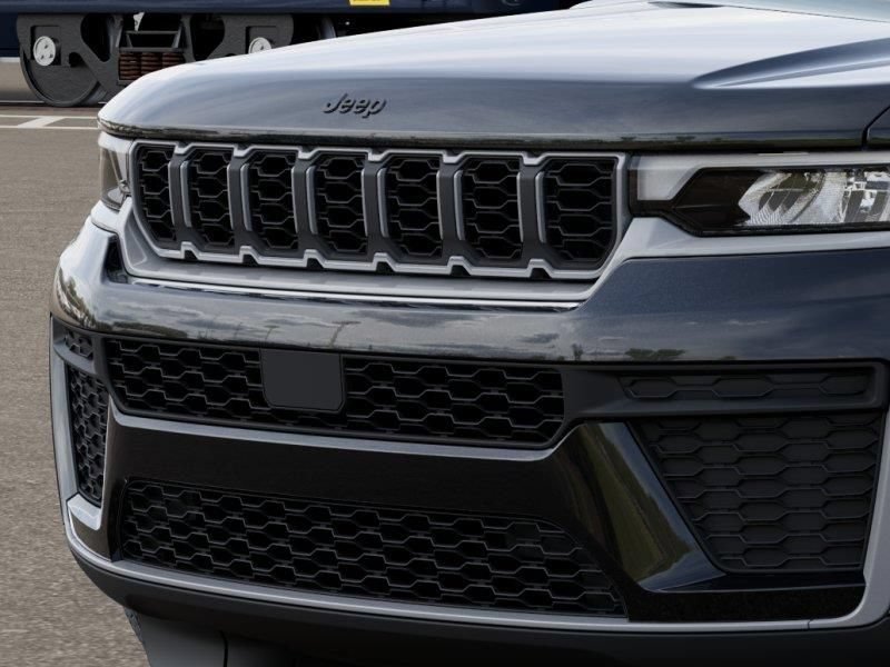 New 2026 Jeep Grand Cherokee Altitude RWD image 11