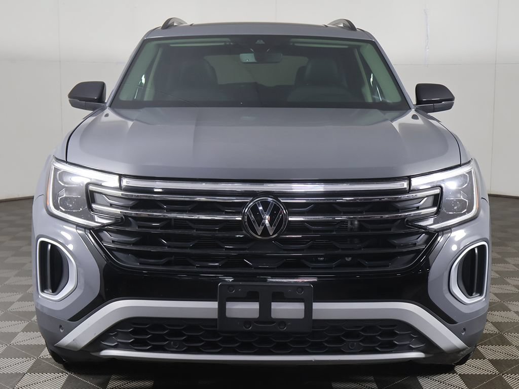 Used 2024 Volkswagen Atlas Peak Edition SE AWD/4WD image 12