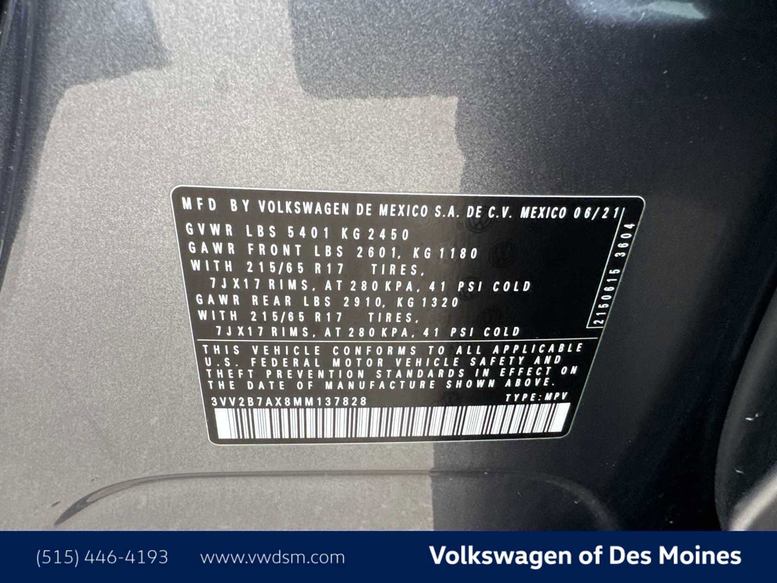 Used 2021 Volkswagen Tiguan SE w/ Panoramic Sunroof Package image 21