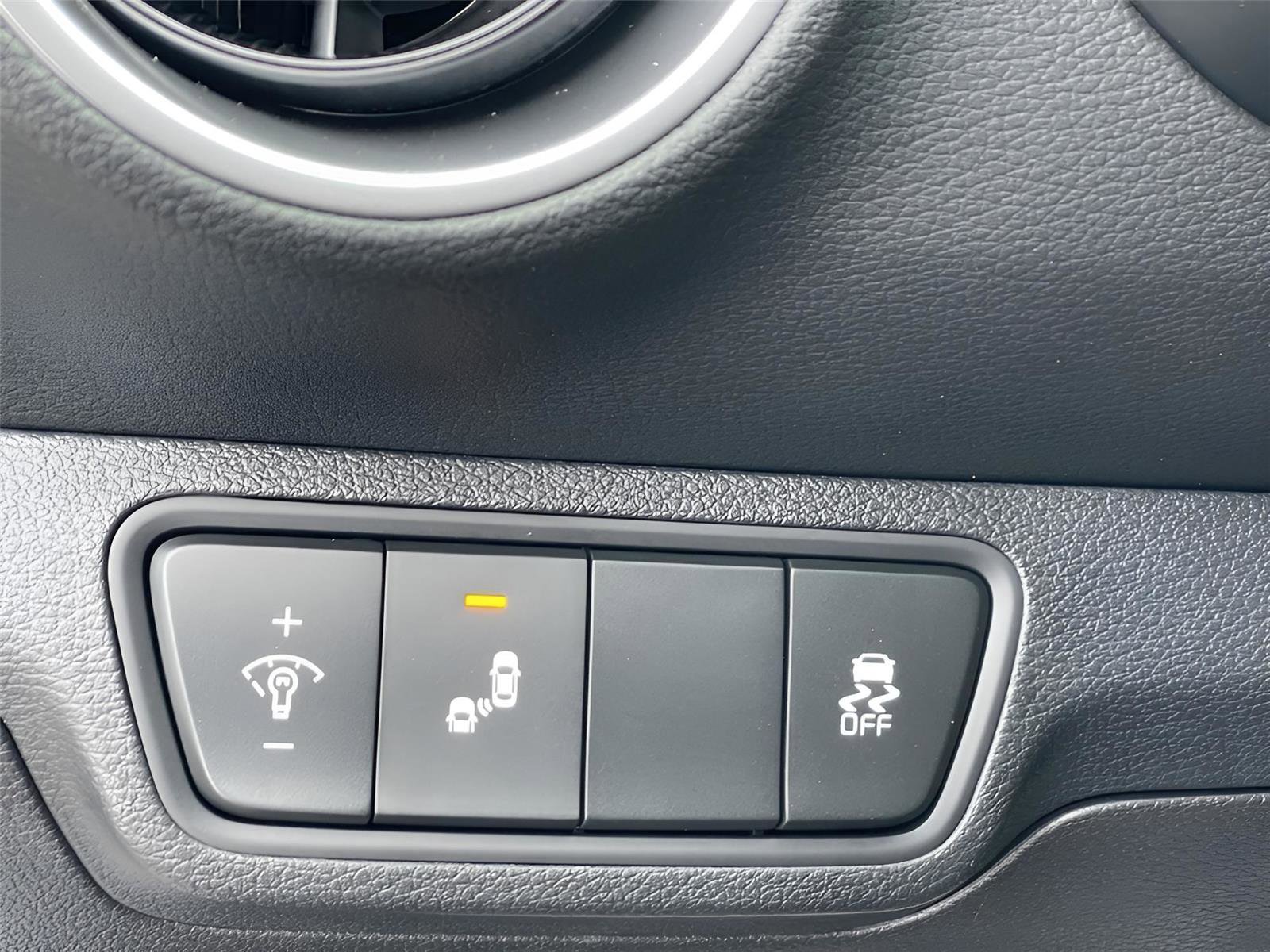 Used 2024 Kia Forte GT-Line w/ GT-Line Premium Package image 24