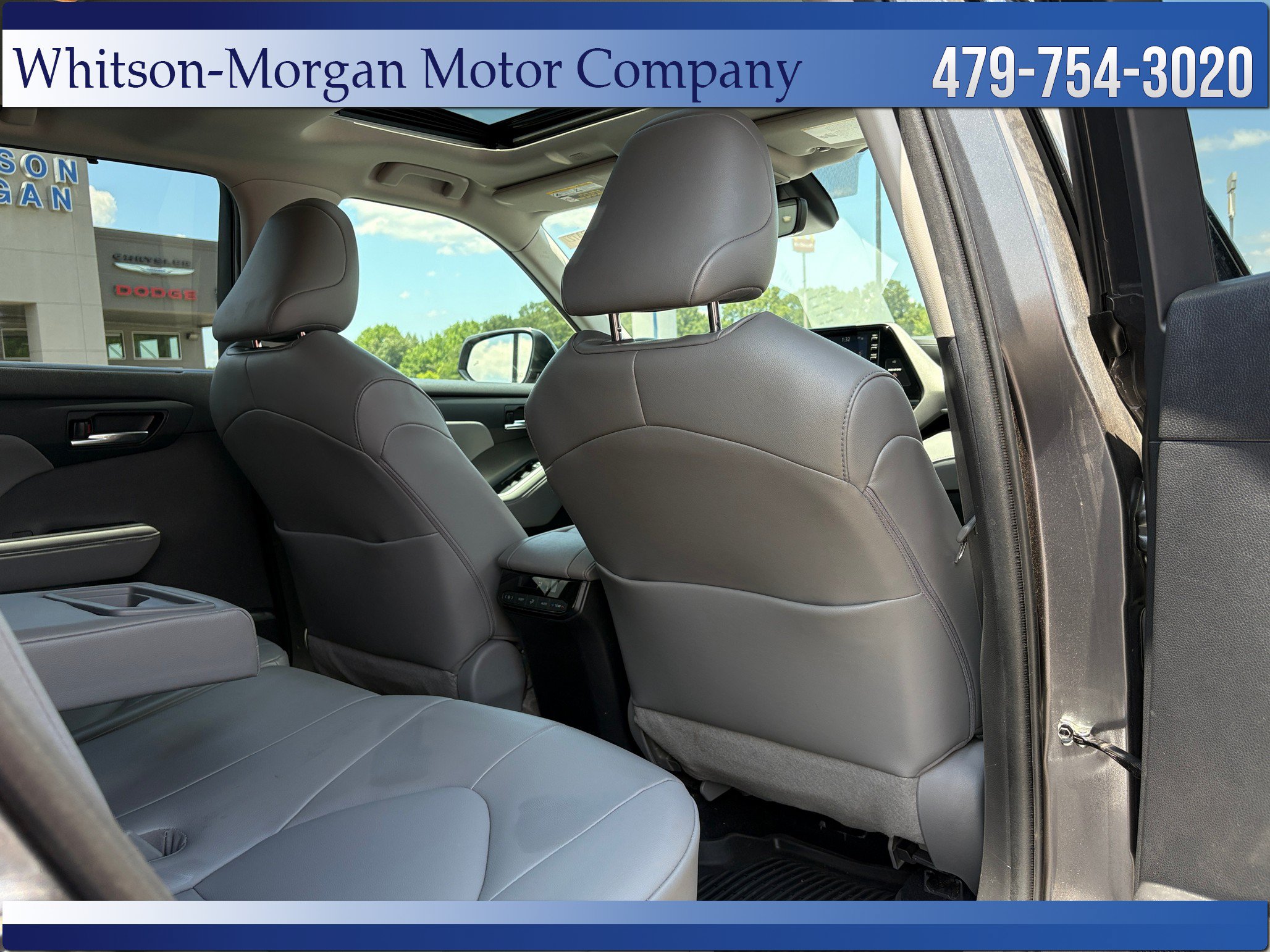 Used 2022 Toyota Highlander XLE AWD/4WD image 40