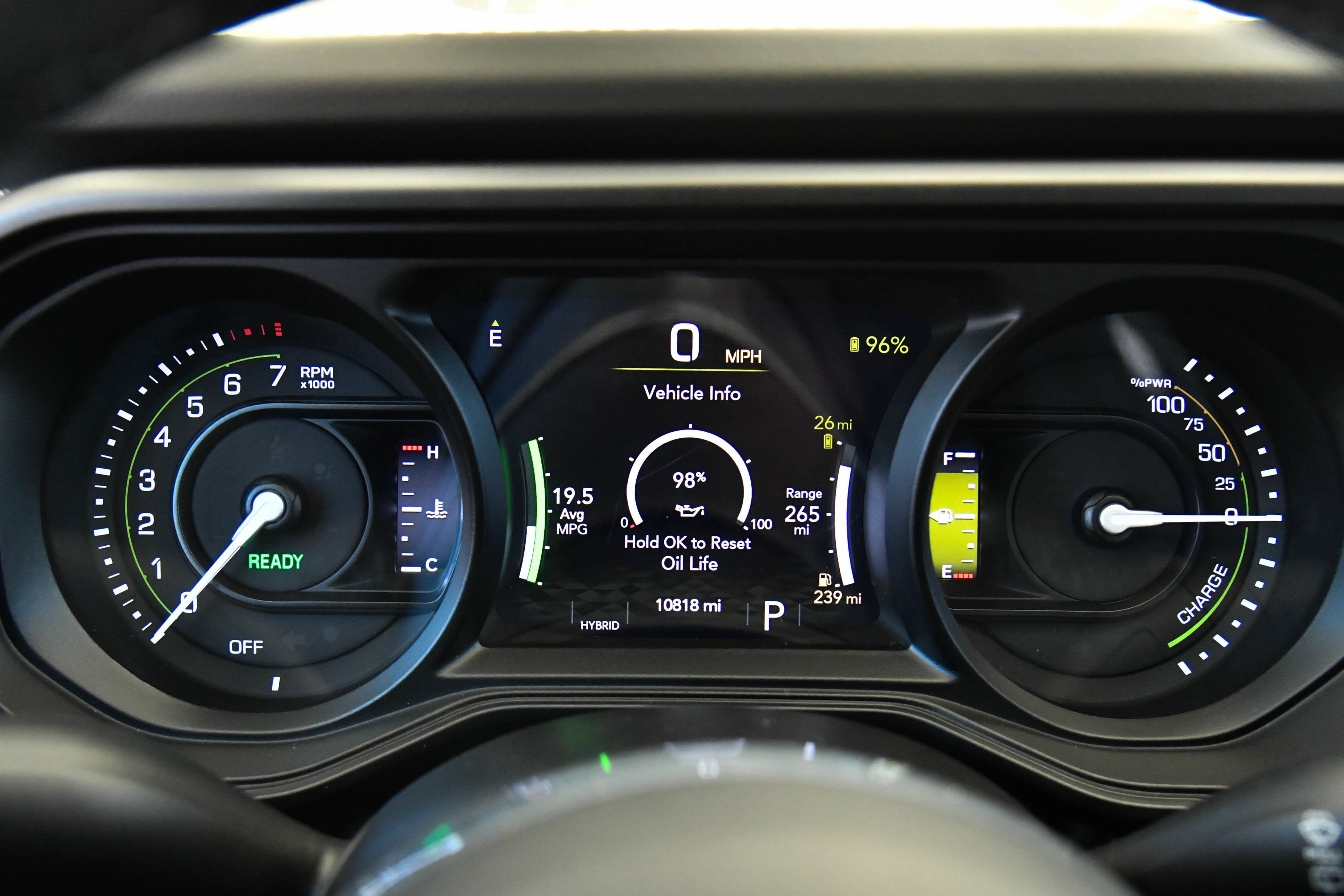 Used 2025 Jeep Wrangler Sahara image 32