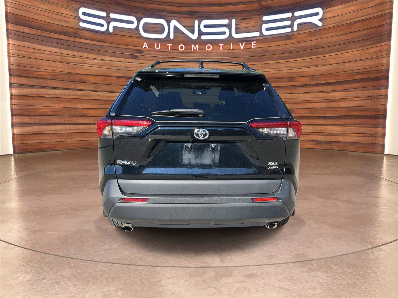 Used 2022 Toyota RAV4 XLE Premium image 6