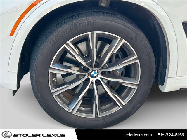 Used 2021 BMW X5 xDrive40i w/ M Sport Package image 11