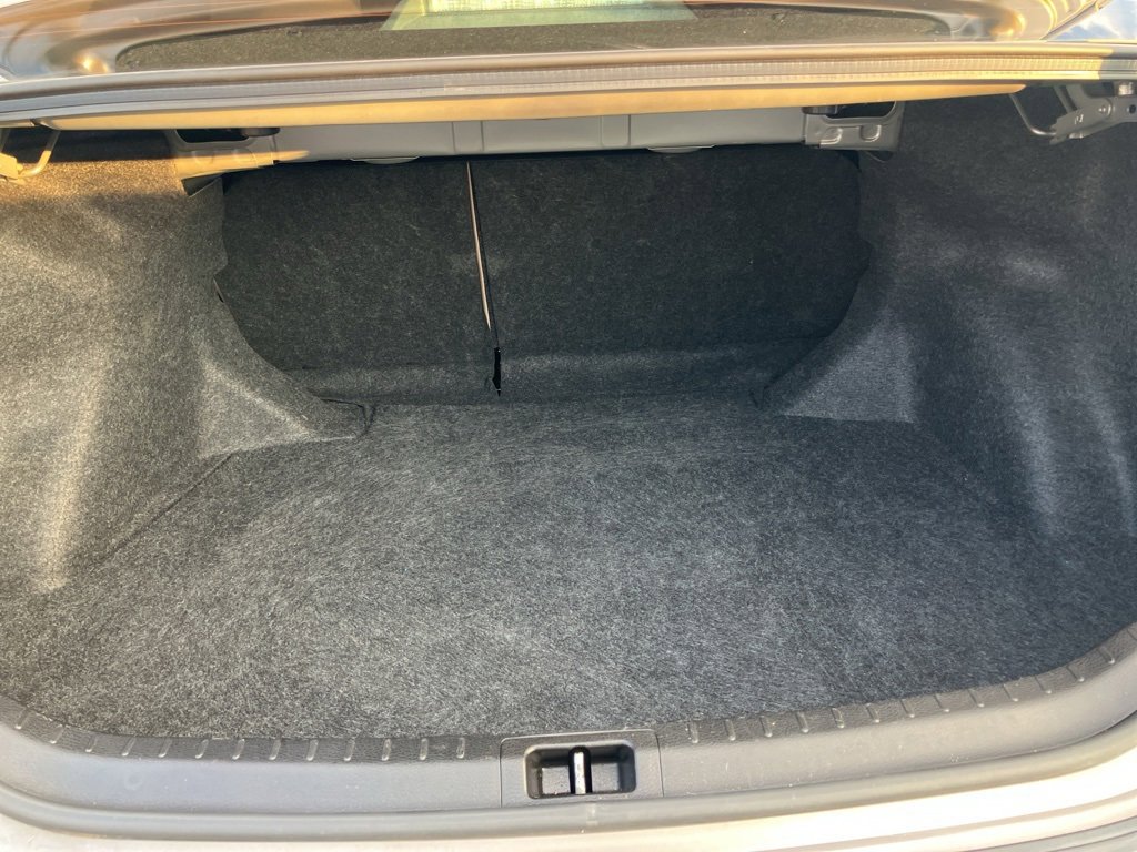 Used 2015 Toyota Corolla L image 34