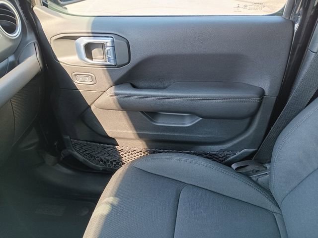 Used 2021 Jeep Gladiator Overland w/ Cold Weather Group image 12