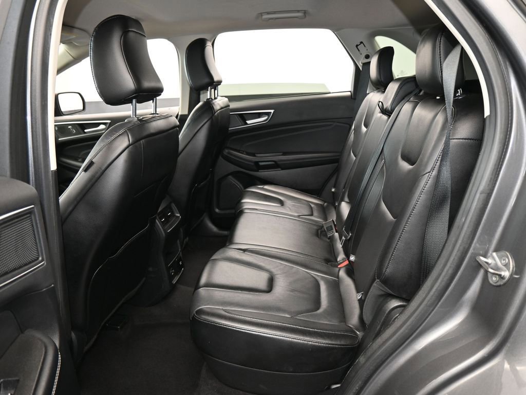 Used 2022 Ford Edge Titanium image 35