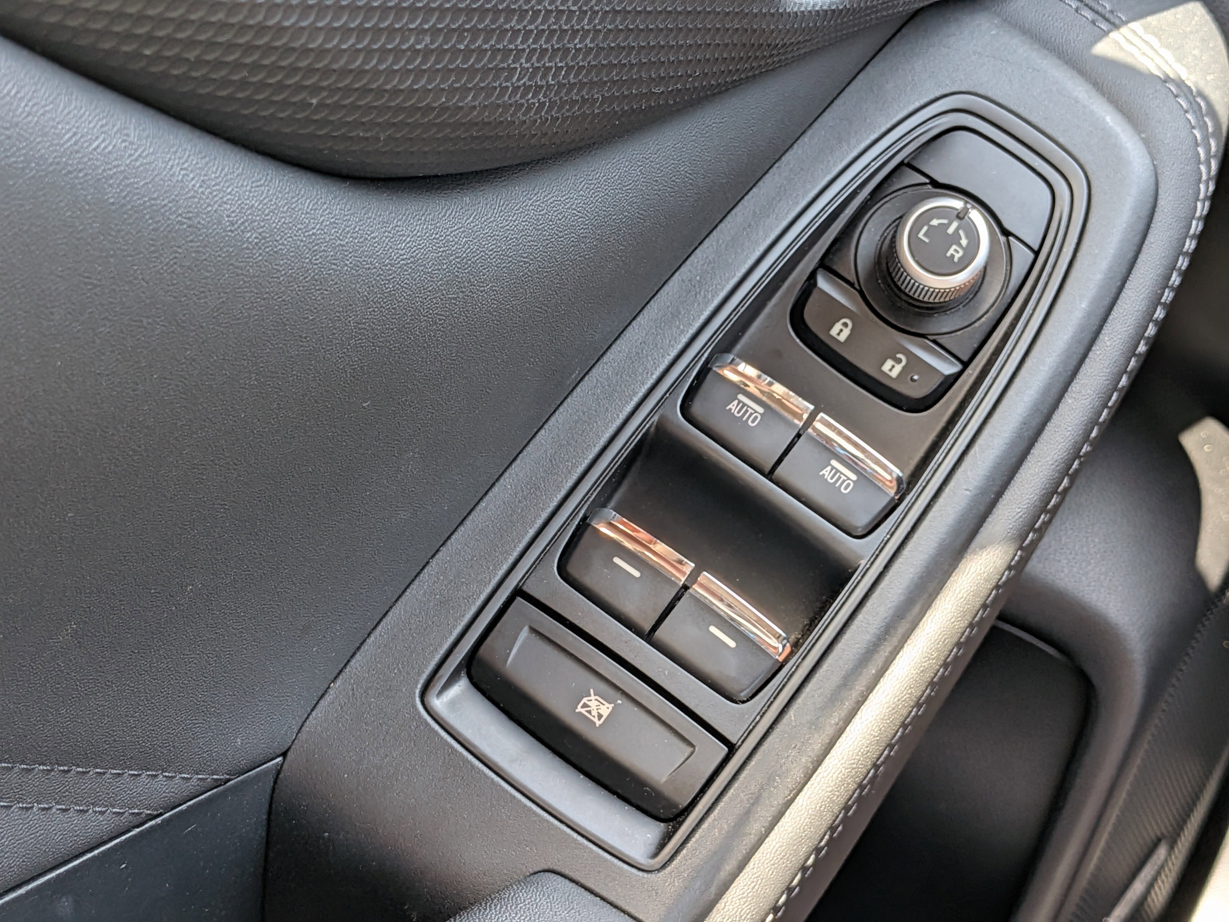 Used 2020 Subaru Forester Limited image 23