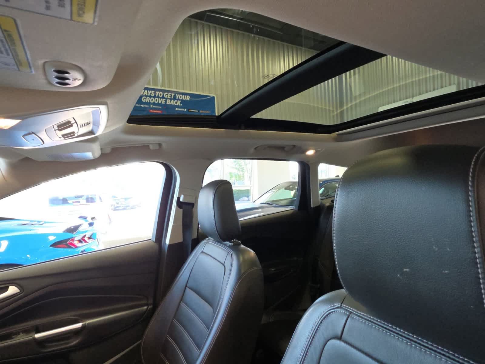 Used 2018 Ford Escape Titanium AWD/4WD image 15