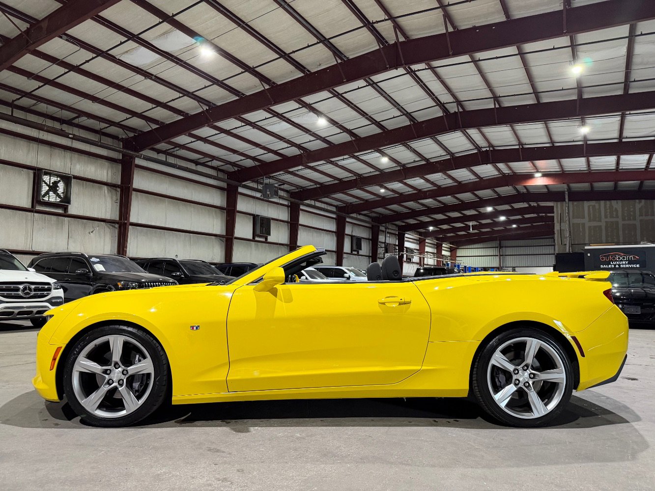 Used 2017 Chevrolet Camaro SS RWD image 9