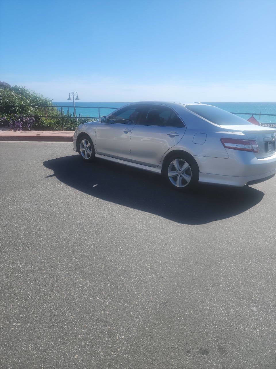 Used 2011 Toyota Camry SE w/ SE Extra-Value Pkg #1 image 2