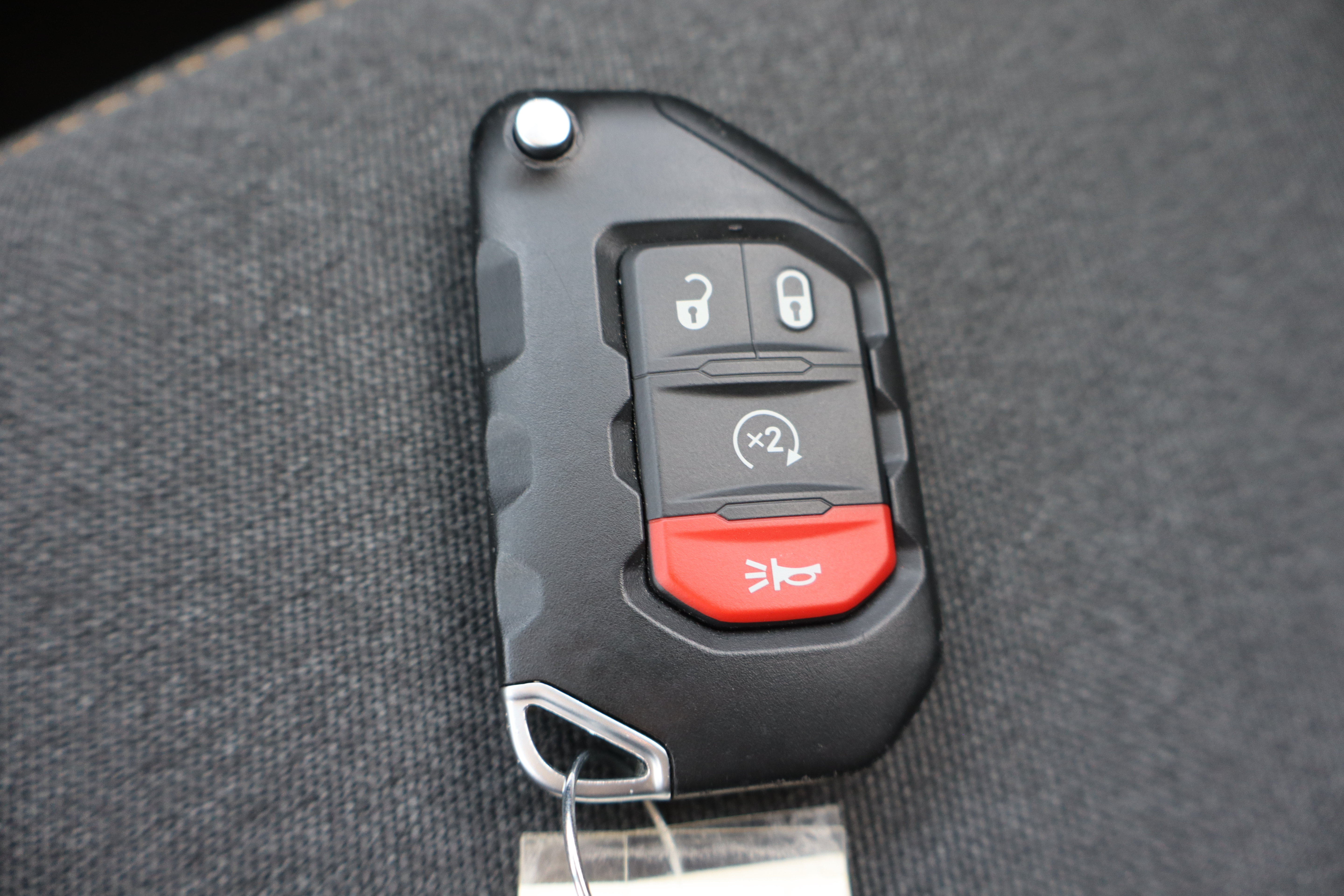 Used 2025 Jeep Wrangler Unlimited Sahara AWD/4WD image 28