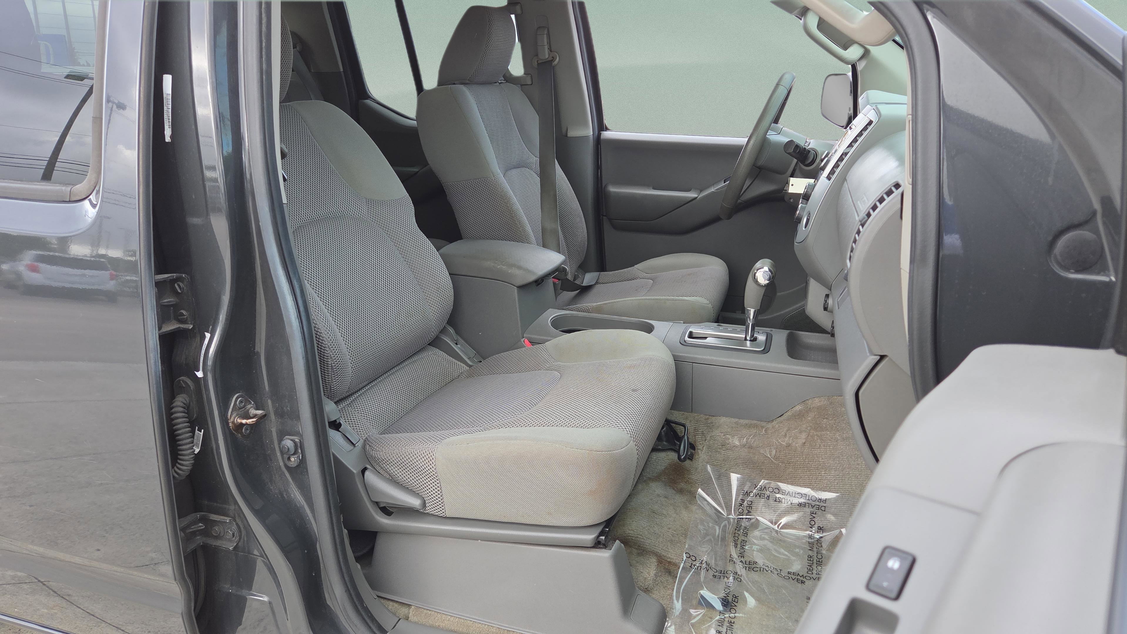 Used 2013 Nissan Frontier SV w/ SV Value Truck Pkg image 17