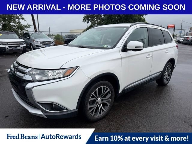 Used 2016 Mitsubishi Outlander SEL AWD/4WD image 3