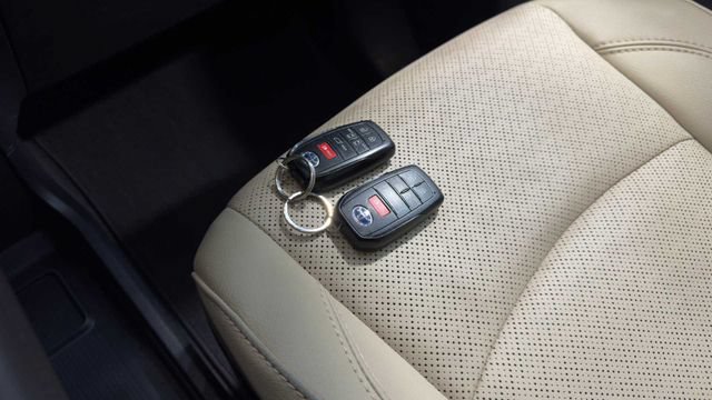 Used 2021 Toyota Sienna Limited FWD image 35