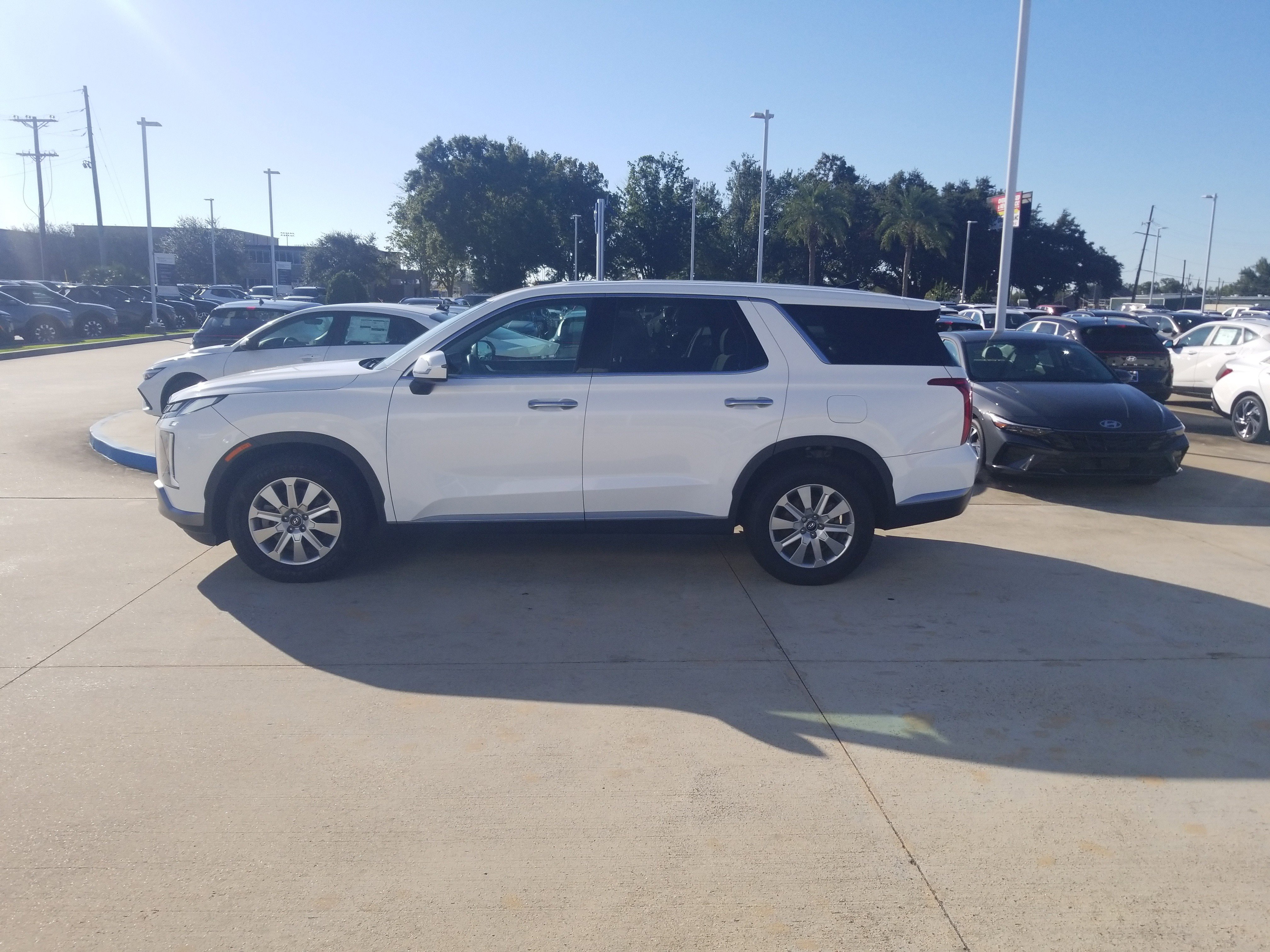 Used 2023 Hyundai Palisade SE w/ Cargo Package image 4