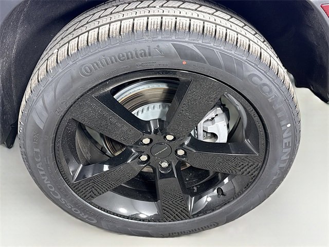 New 2026 Land Rover Defender 110 S image 33