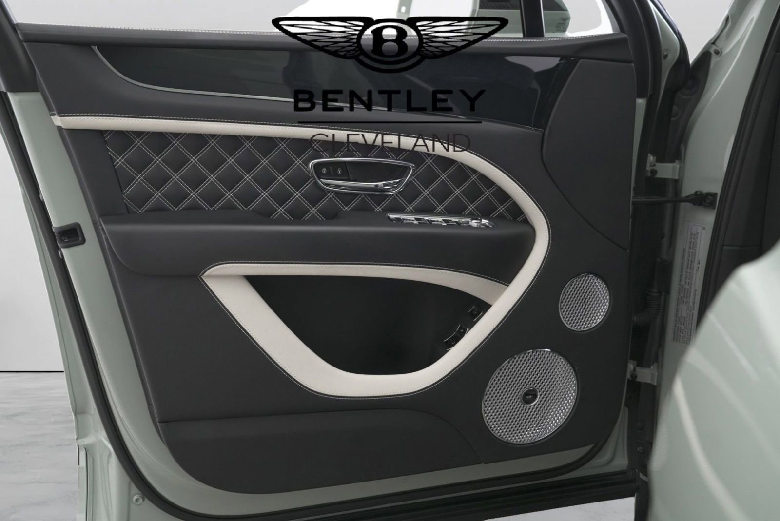 Used 2023 Bentley Bentayga Speed AWD/4WD image 21