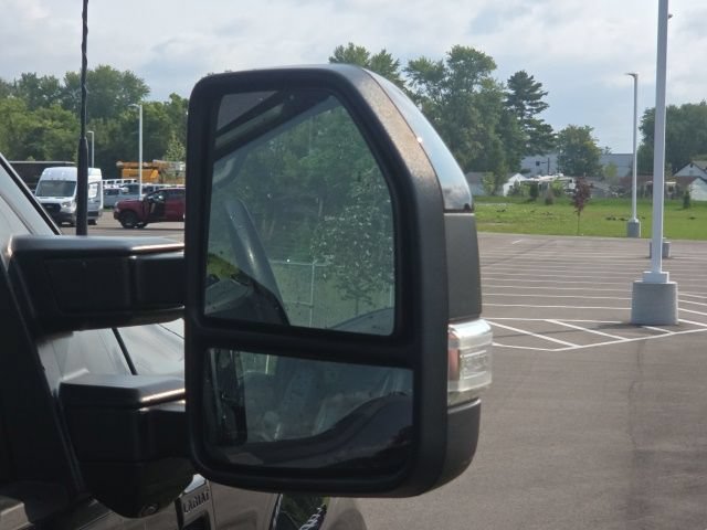 Used 2022 Ford F350 Lariat w/ Black Appearance Package AWD/4WD image 6