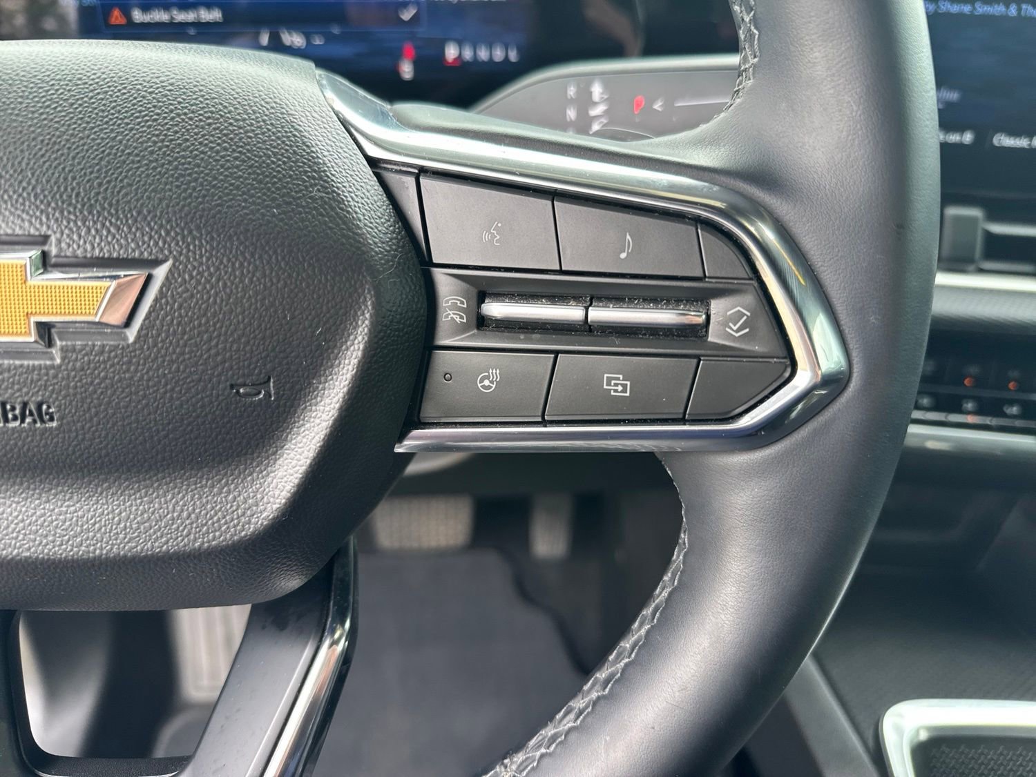 Used 2025 Chevrolet Equinox LT w/ Safety and Technology Package FWD image 20