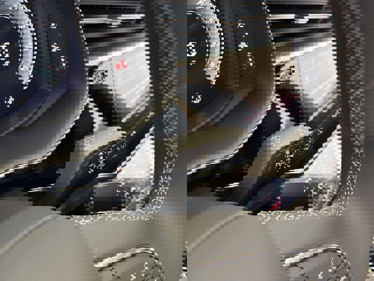 New 2025 Audi Q8 Premium Plus image 23