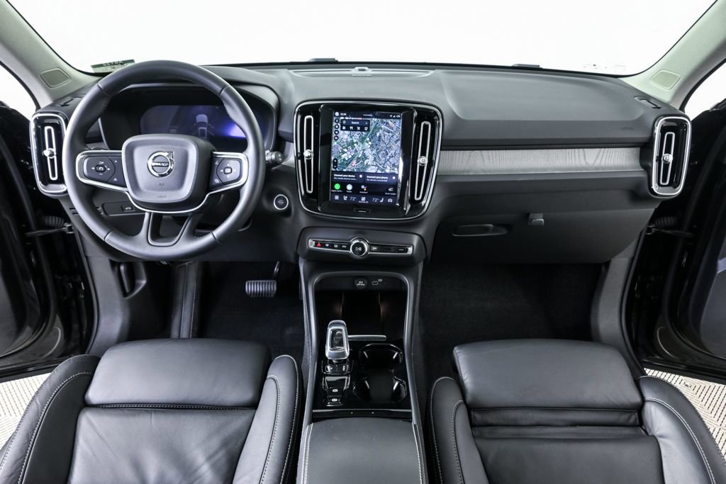 Certified 2023 Volvo XC40 B4 Plus w/ Driver Assist Package image 20