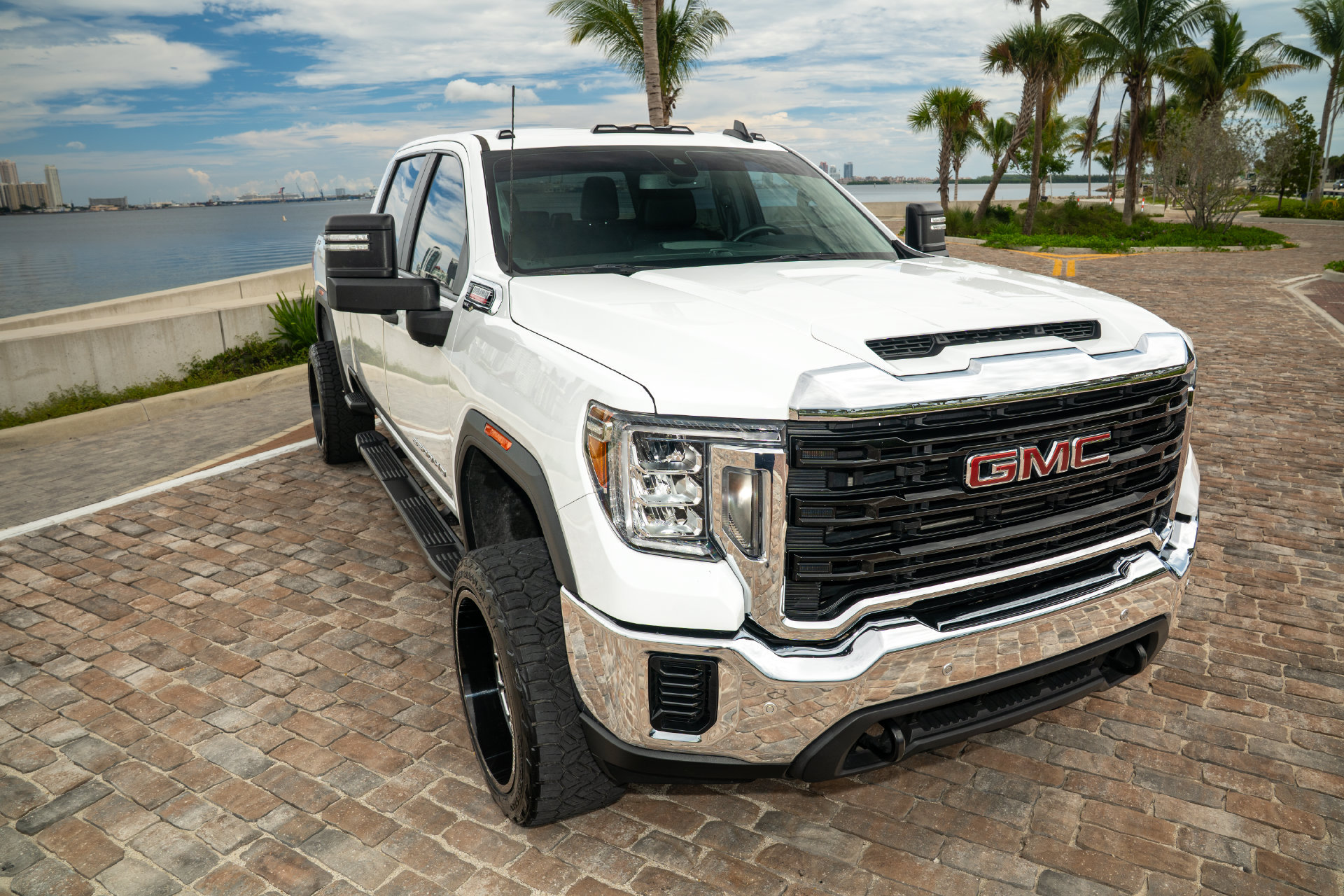 Used 2023 GMC Sierra 2500 Pro w/ Convenience Package AWD/4WD image 16