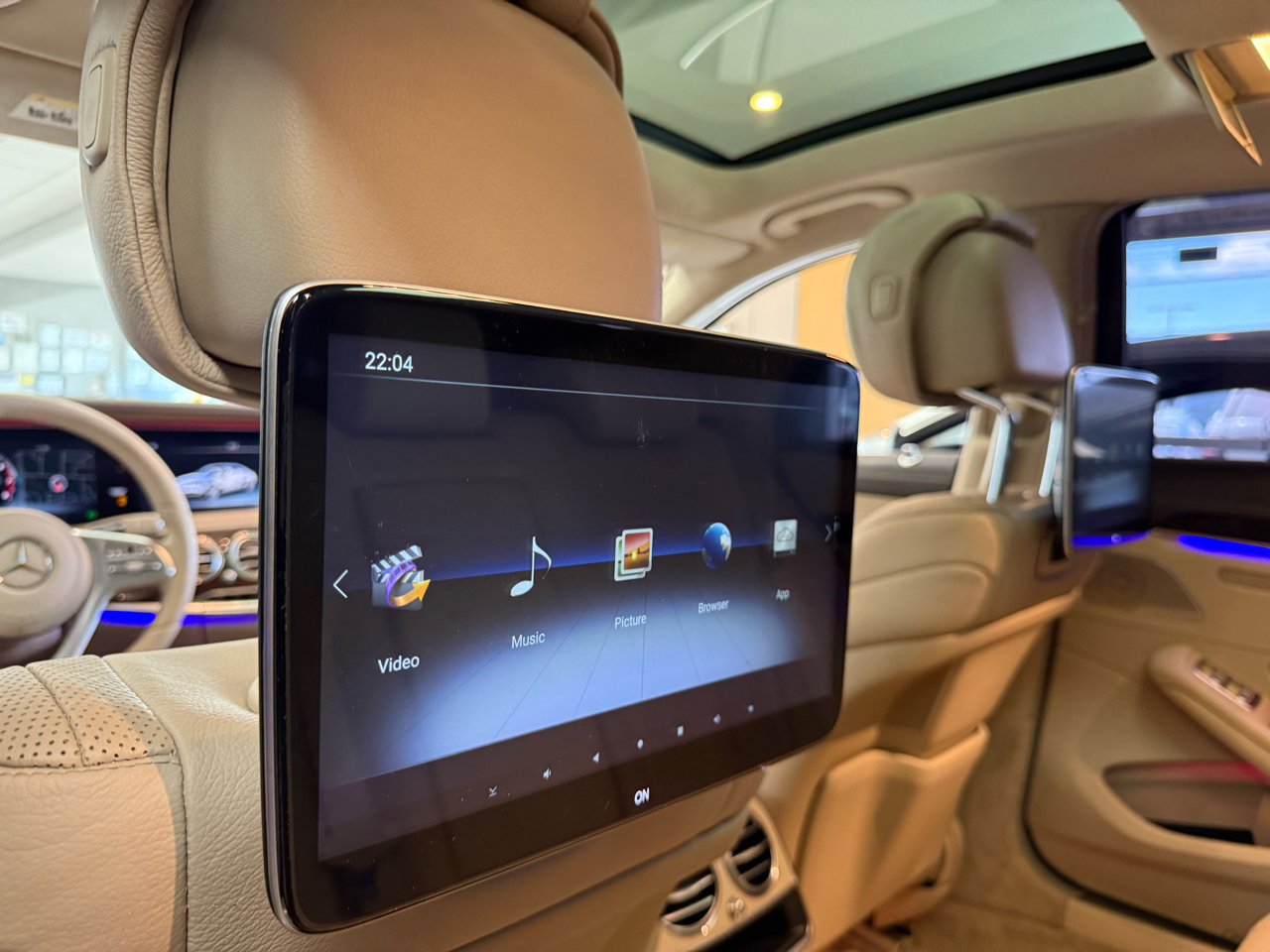 Used 2018 Mercedes-Benz S 450 Sedan image 12