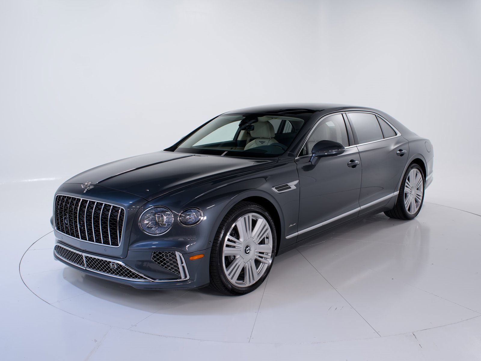 New 2026 Bentley Flying Spur Azure image 1