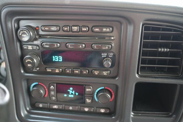 Used 2005 GMC Yukon XL 2500 SLT w/ SLT Preferred Equipment Group image 24