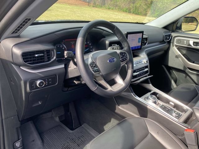 Used 2023 Ford Explorer XLT w/ Equipment Group 202A AWD/4WD image 23