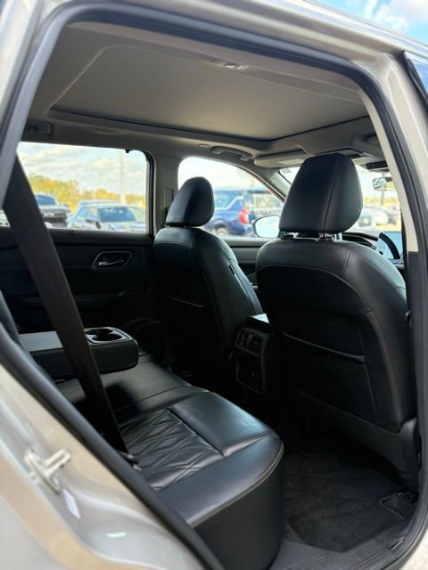 Used 2022 Nissan Rogue Platinum w/ Head-Up Display Package image 11