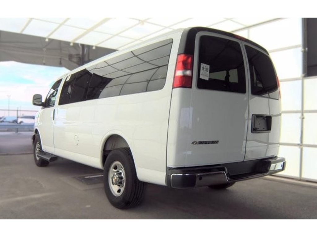 Used 2025 Chevrolet Express 3500 LT w/ LT Preferred Equipment Group RWD image 4