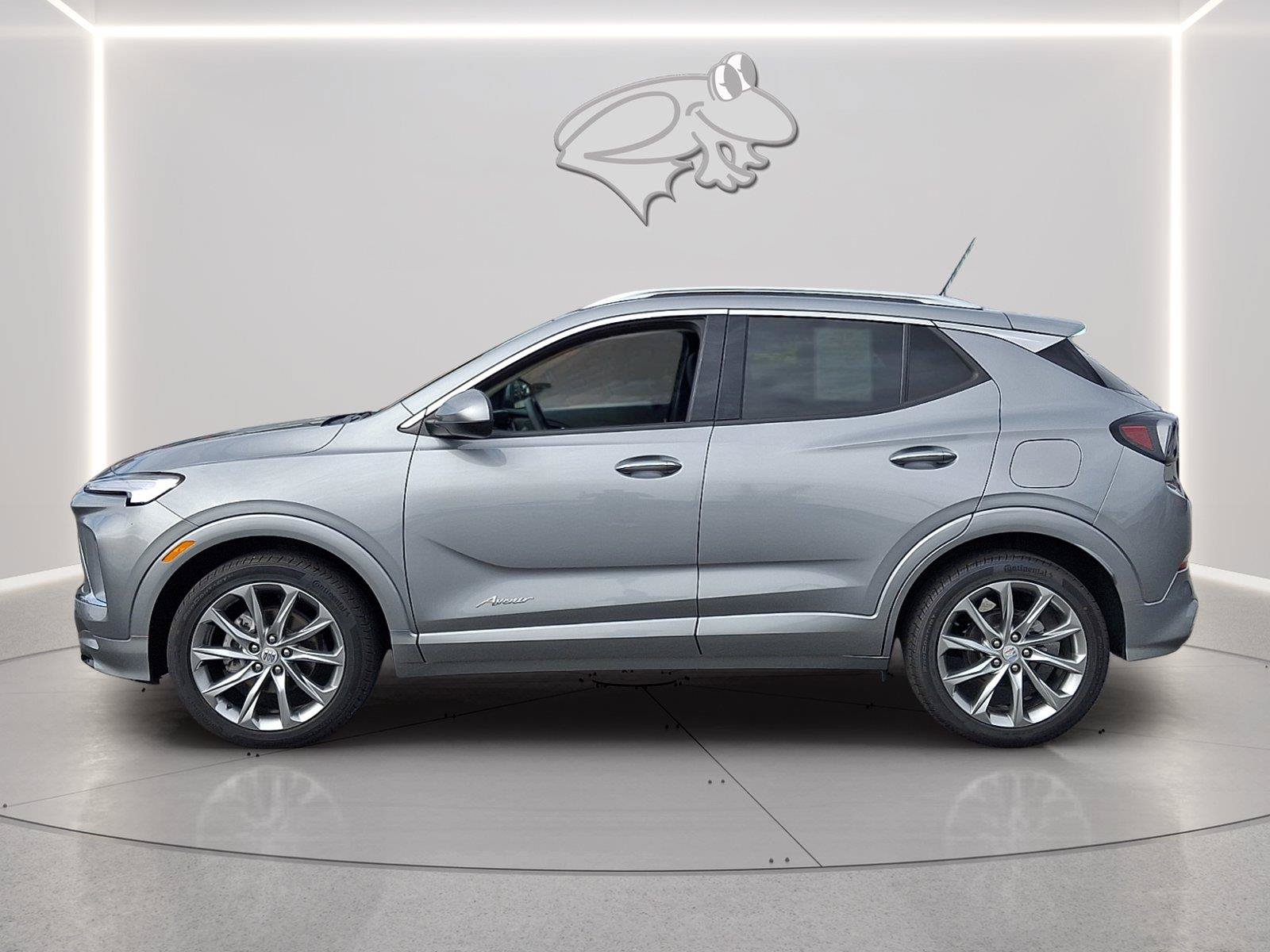 Used 2024 Buick Encore GX Avenir w/ Avenir Convenience Package FWD image 2