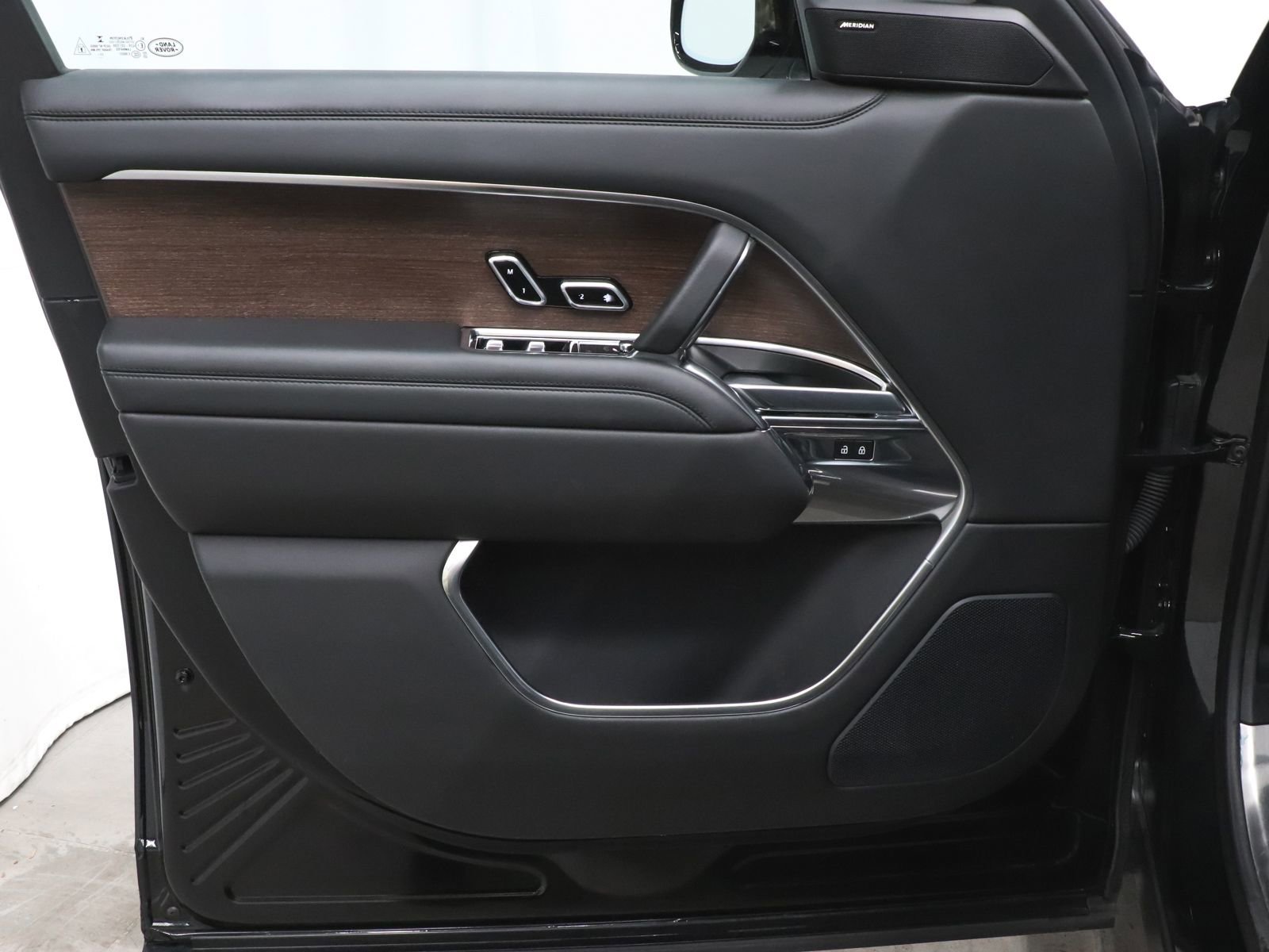 Used 2023 Land Rover Range Rover SE image 11