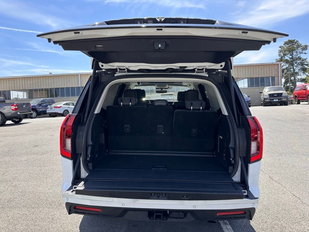 Used 2025 Ford Expedition Active AWD/4WD image 43