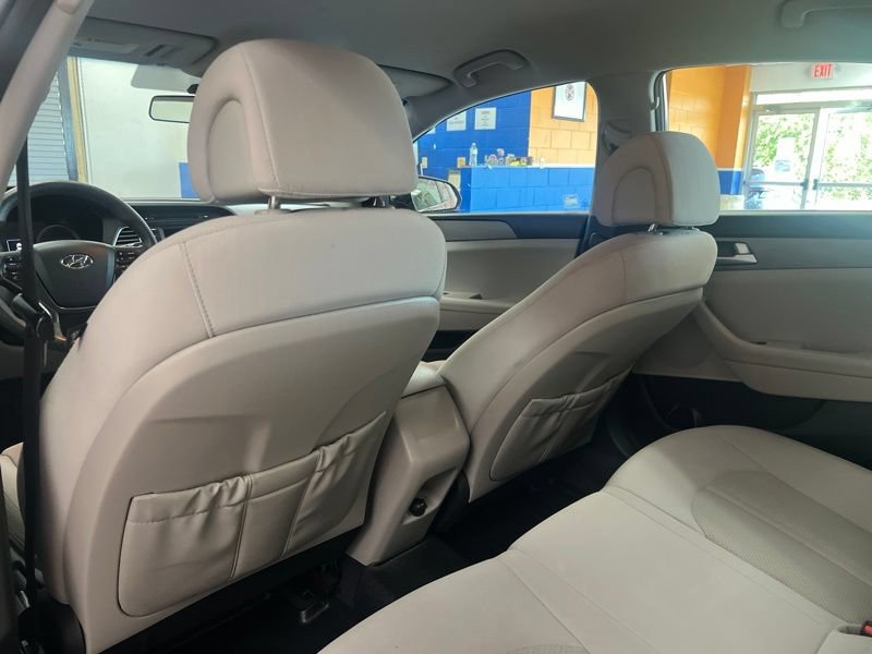 Used 2015 Hyundai Sonata SE FWD image 16