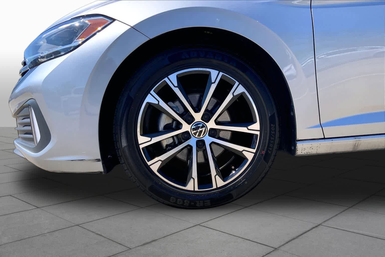 Used 2024 Volkswagen Jetta Sport FWD image 11