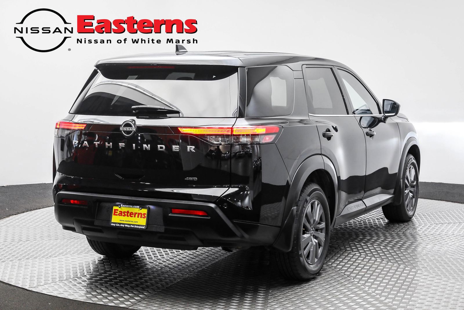 Used 2024 Nissan Pathfinder S image 5