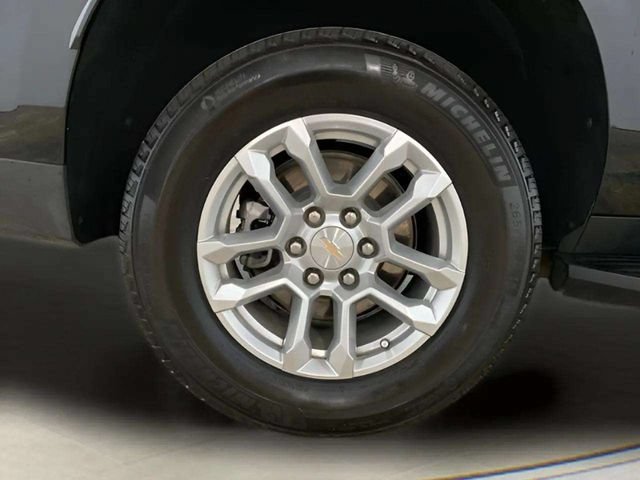 Used 2025 Chevrolet Suburban LT RWD image 91
