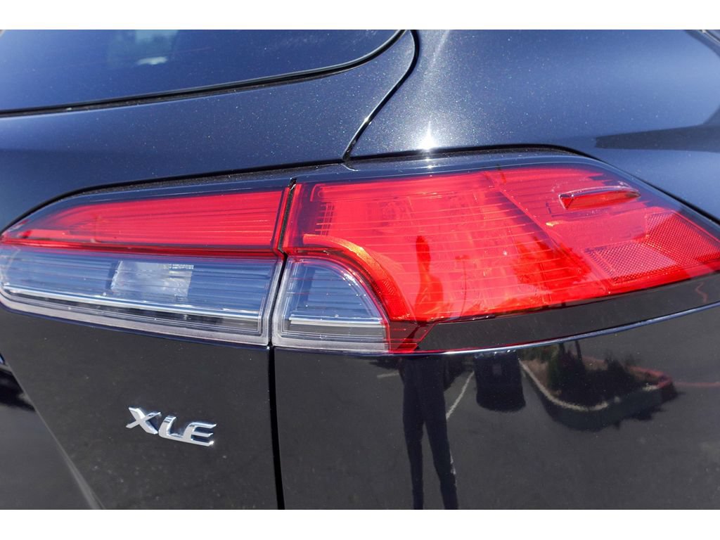 Certified 2023 Toyota Corolla Cross XLE FWD image 5