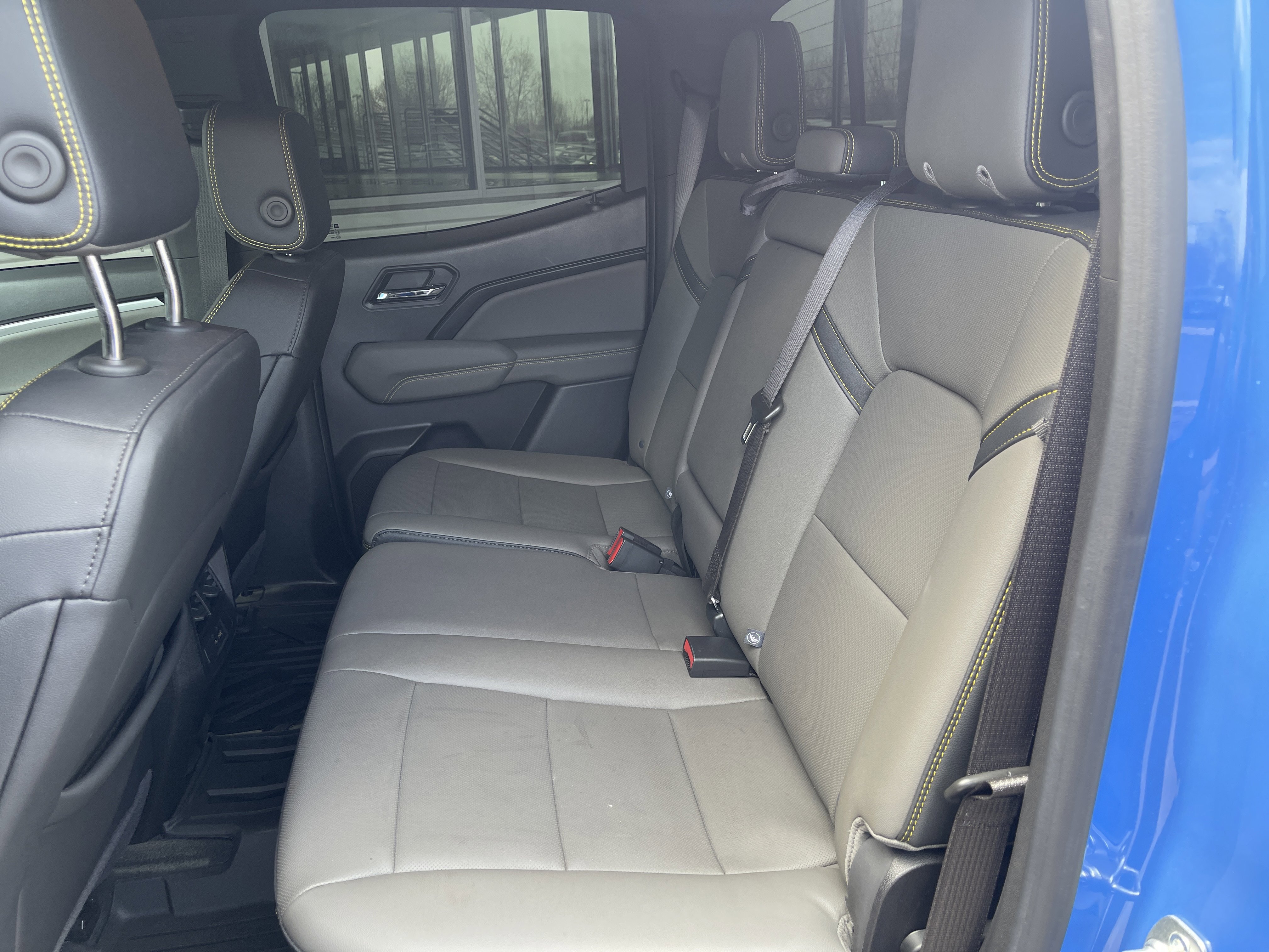 Used 2025 Chevrolet Colorado ZR2 w/ Technology Package image 43