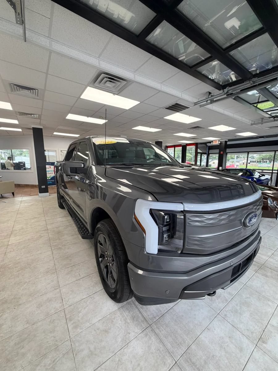 Used 2022 Ford F150 Lightning Lariat AWD/4WD image 6