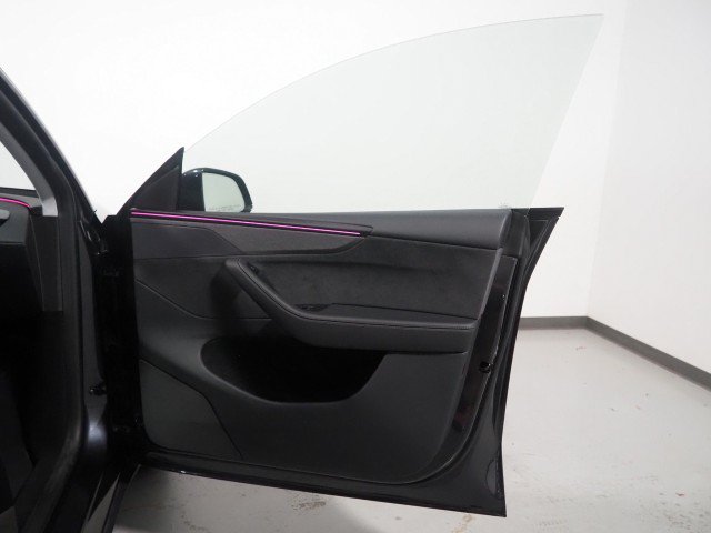 Used 2026 Tesla Model Y Long Range RWD image 63