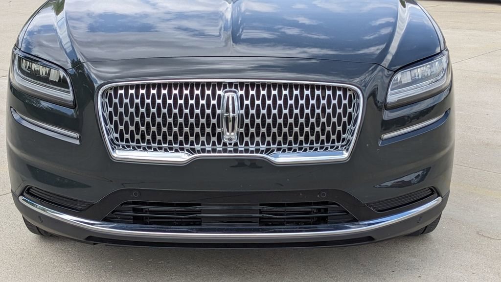 Used 2023 Lincoln Nautilus Reserve w/ Equipment Group 201A AWD/4WD image 9