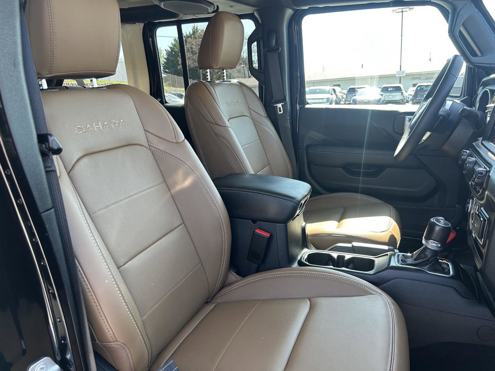 Used 2023 Jeep Wrangler Sahara image 12