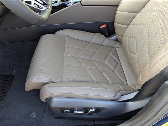 Used 2025 BMW i5 M60 w/ Premium Package image 4